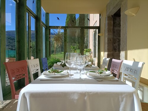 Hotel Boutique Villa De Palacios, una Casa de Ensueño en un Entorno Inigualable