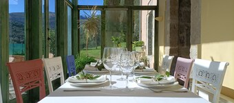 Hotel Boutique Villa De Palacios, una Casa de Ensueño en un Entorno Inigualable