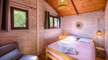 Ferienhütte | 2 Schlafzimmer, kostenloses WLAN, Bettwäsche