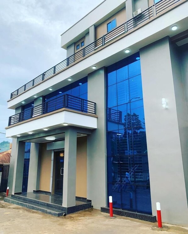 ด้านหน้าที่พัก