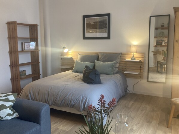 1 chambre, fer et planche à repasser, Wi-Fi, draps fournis