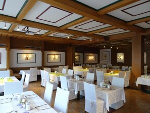 Dining - Hotel Die Traube (Admont)