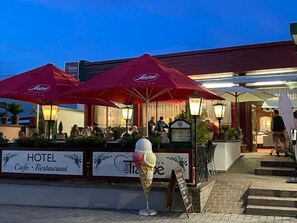 Dining - Hotel Die Traube (Admont)