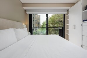 4 slaapkamers, een strijkplank/strijkijzer, wifi, beddengoed