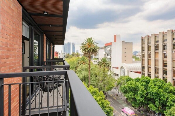 Property grounds - w* | Vibrant 2BR with Balcony in Condesa (Ciudad de México)