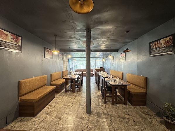 Restaurant - The Iceland Hotel Srinagar (Srinagar)