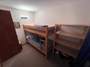 2 bedrooms