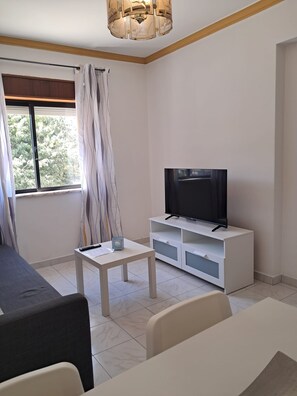 Unclassified image, 5 of 20, button