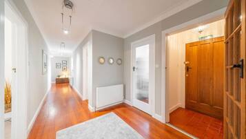 Studio | 3 bedrooms, desk