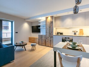 Interior - Charming Apartment with Garage, WiFi, and Ski-In Access in New Upscale Residence (Val-d'Isère)