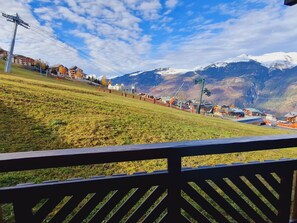 Property grounds - Cozy 2BR+mountain nook apt, ski-in/ski-out, close to shops (La Plagne Montalbert)