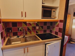 冷蔵庫、電子レンジ