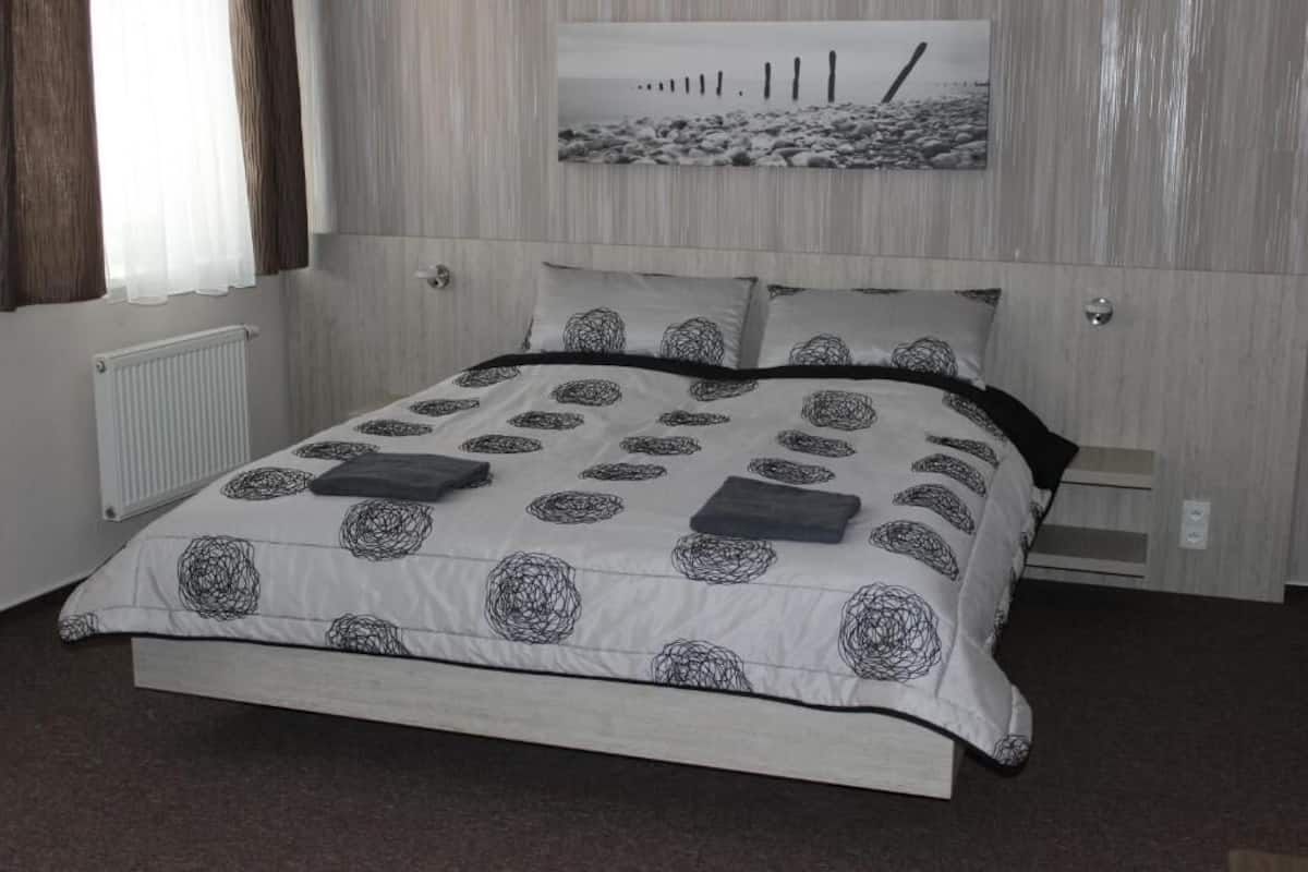 Desk, laptop workspace, free WiFi, bed sheets