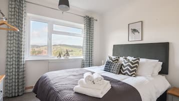 3 habitaciones, decoración personalizada y muebles diferentes