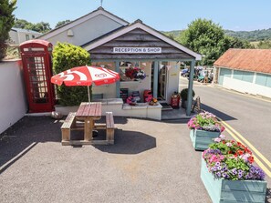 Cottage | Outdoor dining - Hook Farm Cottage (Lyme Regis)
