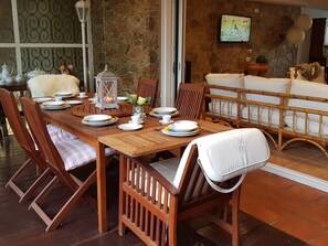 Dining - Stunning Villa in Platja d'Aro: 100m from Beach, Terrace, A/C, Family-Friendly (Platja d'Aro)