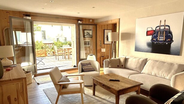Living area - Central Megève Apartment: 3 BR, Terrace, Pet-Friendly, Near Lift (Megève)