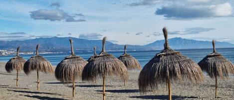 Una spiaggia nelle vicinanze