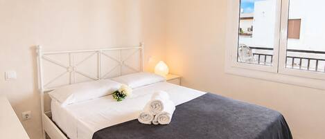 2 habitaciones y ropa de cama