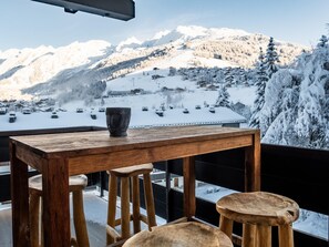 Outdoor dining - 4★ Duplex for 8, 60m from slopes, 4 bedrooms, elegance in La Clusaz (La Clusaz)