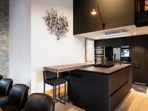 Fridge, microwave, oven, dishwasher - 4★ Duplex for 8, 60m from slopes, 4 bedrooms, elegance in La Clusaz (La Clusaz)