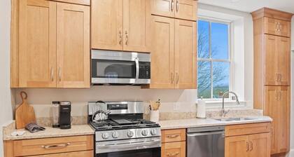 NEW Luxury Palmyra Apt | 7 Mins to Hill Cumorah
