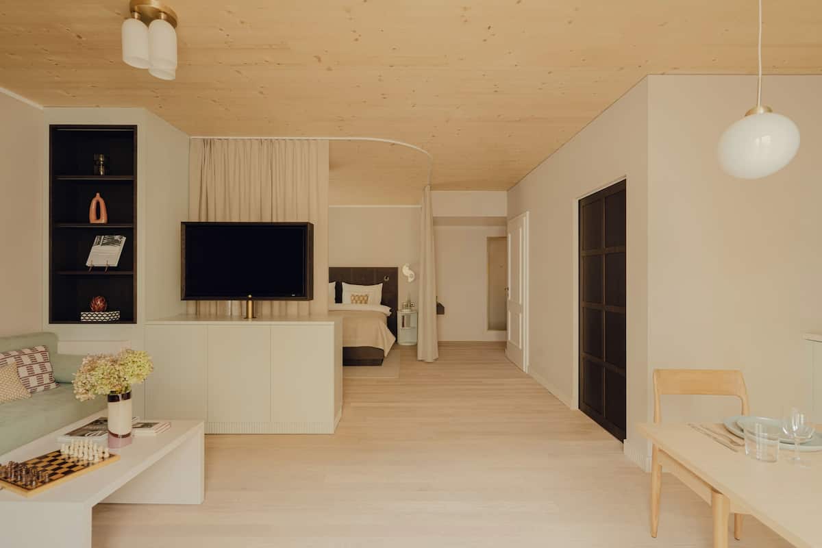 1 quarto, roupas de cama premium, edredons de pluma, cofres nos quartos