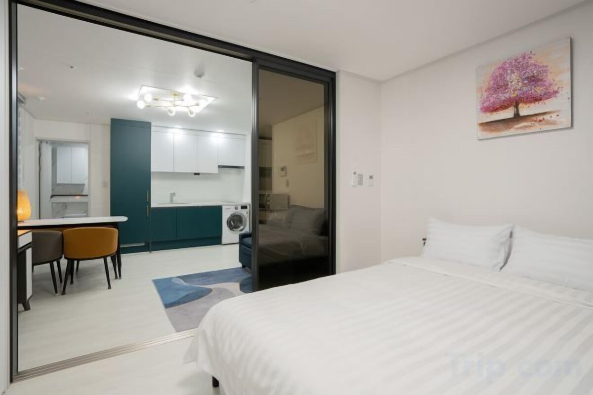 1 chambre, bureau, rideaux occultants, chambres insonorisées