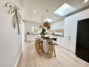 Fridge, microwave, oven, stovetop - Boho Beach House - 3 Bedroom Modern Beach House (Rosebud)