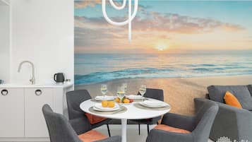 Family Apartment | In-room dining