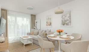 Classic Apartment | Living area - Seaside Apartamenty Whiteblue (Kolobrzeg)