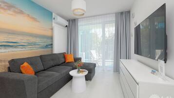 Family Apartment | 1 bedroom, hypo-allergenic bedding, blackout curtains, soundproofing
