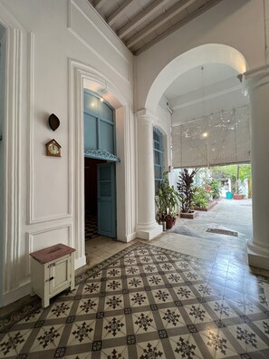 Interior - Suffren 26: Heritage Villa in White Town (Rajbhavan)