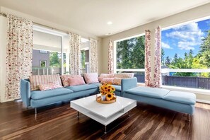 Televisión, chimenea, oficina