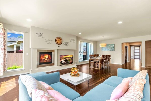TV, fireplace, offices