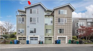 Exterior - Queen Anne Modern Family Home Free Parking - SLU - Gym (Seattle)