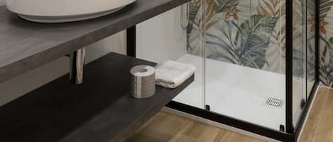 Dusche, Haartrockner, Bidet, Handtücher
