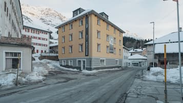 Esterni