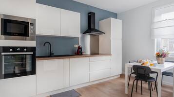 Comfort-Apartment | Eigene Küche | Kühlschrank, Mikrowelle, Ofen, Geschirrspüler
