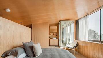 2 bedrooms, iron/ironing board, travel crib, WiFi