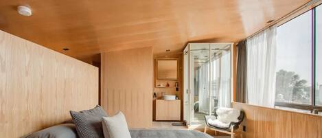 2 bedrooms, iron/ironing board, travel crib, WiFi