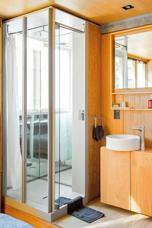 Shower, hair dryer, towels, soap - Historic Loft in Vibrant Roma Norte, Gym Access (Ciudad de México)