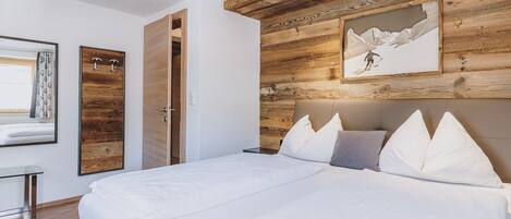 Fer et planche à repasser, Wi-Fi gratuit, draps fournis