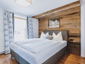 1 slaapkamer, een strijkplank/strijkijzer, gratis wifi, beddengoed