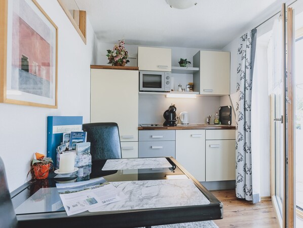 Fridge, microwave, coffee/tea maker, electric kettle