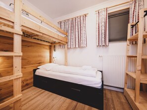 2 quartos, Wi-Fi de cortesia, roupa de cama