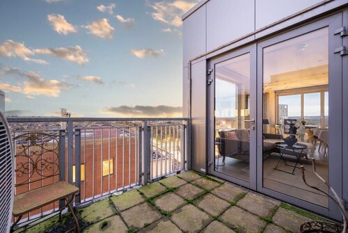 Bright Modern Apartment in Bromley