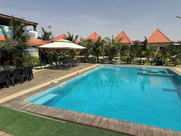 Indoor pool, 2 outdoor pools