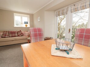Living area - Magnolia House (Dartmouth)