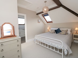 3 bedrooms, individually decorated, individually furnished, free WiFi